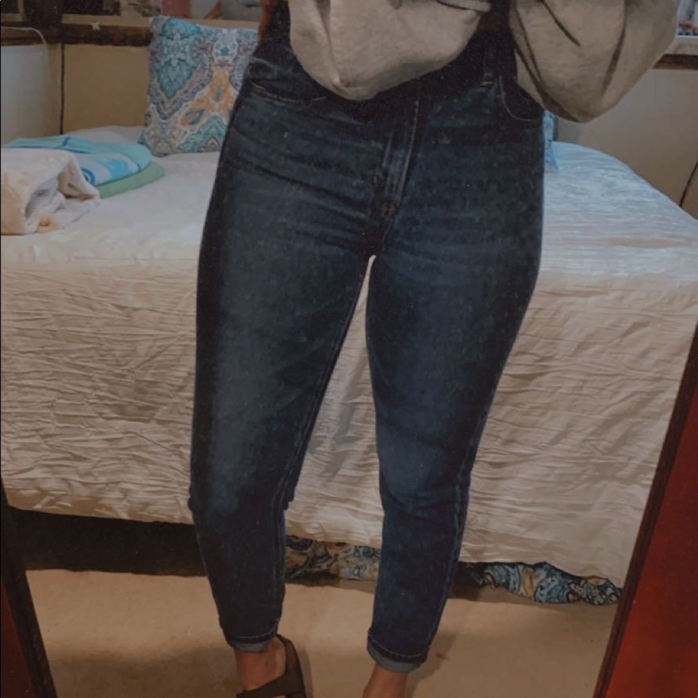 American Eagle Mom Jeans size 6R